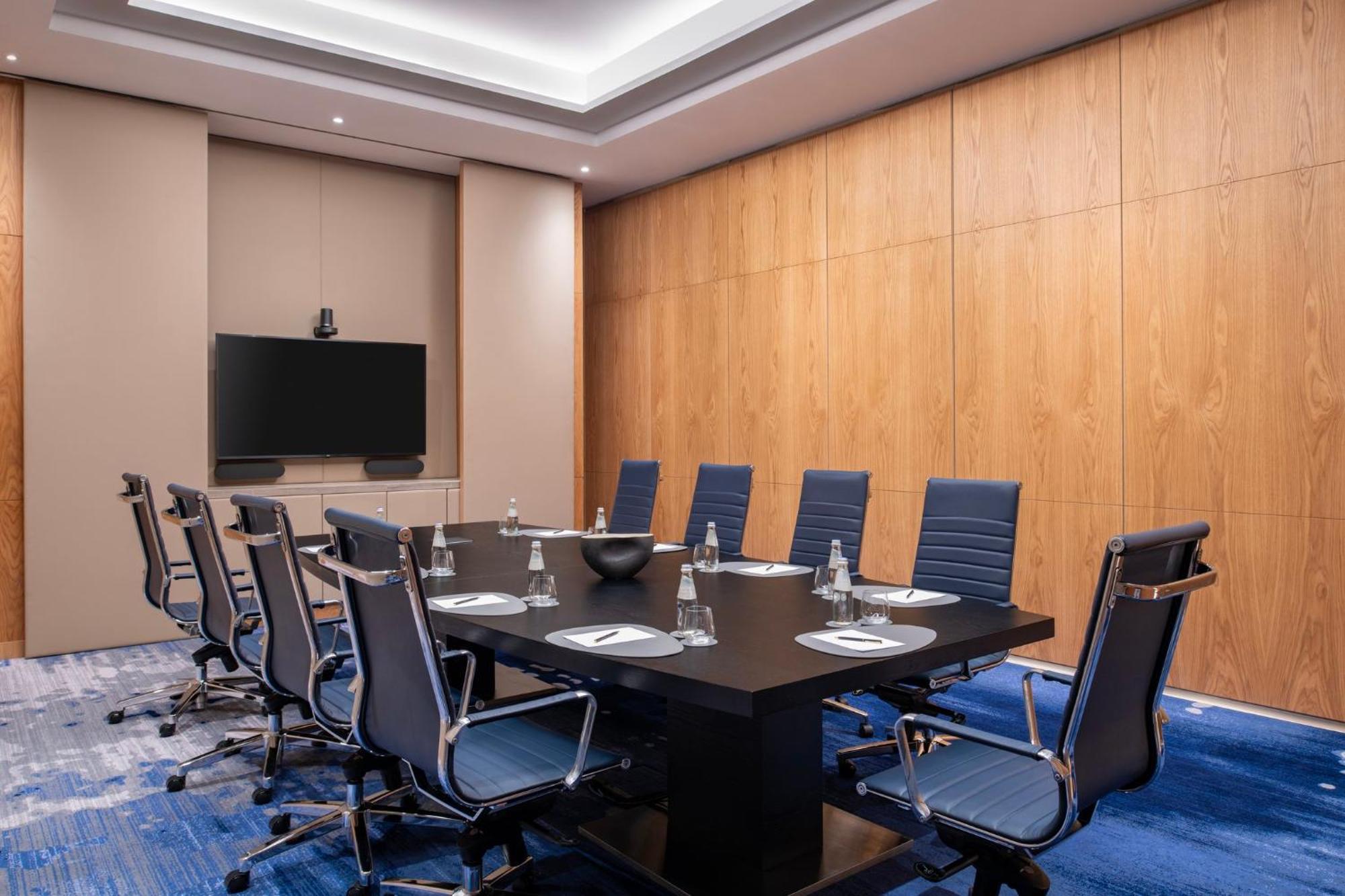 Aparthotel Abesq And Residences, An Ihg 5*