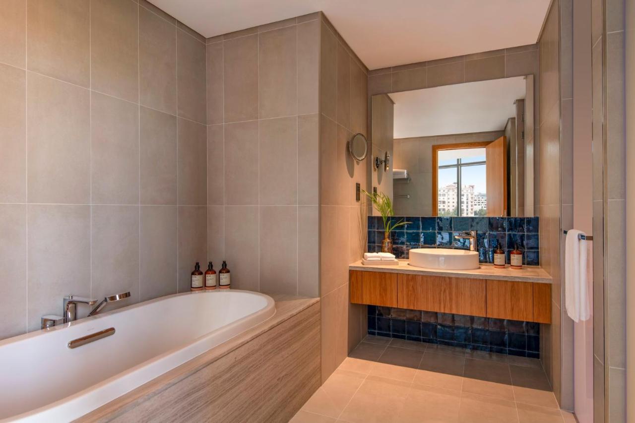 Aparthotel Abesq And Residences, An Ihg 5*